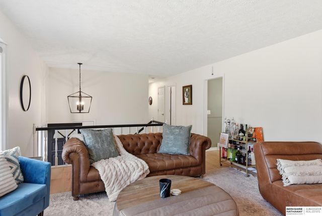 914 S 216th Street, Omaha, NE 68022