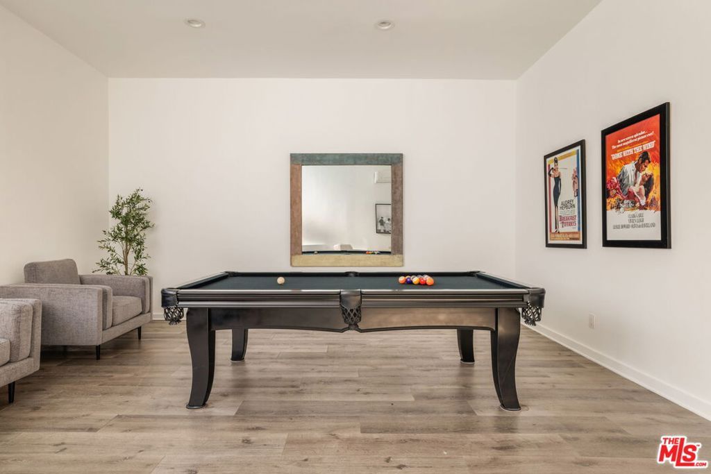 Image 15 of property listing at 3701 Multiview Drive, Los Angeles, CA 90068