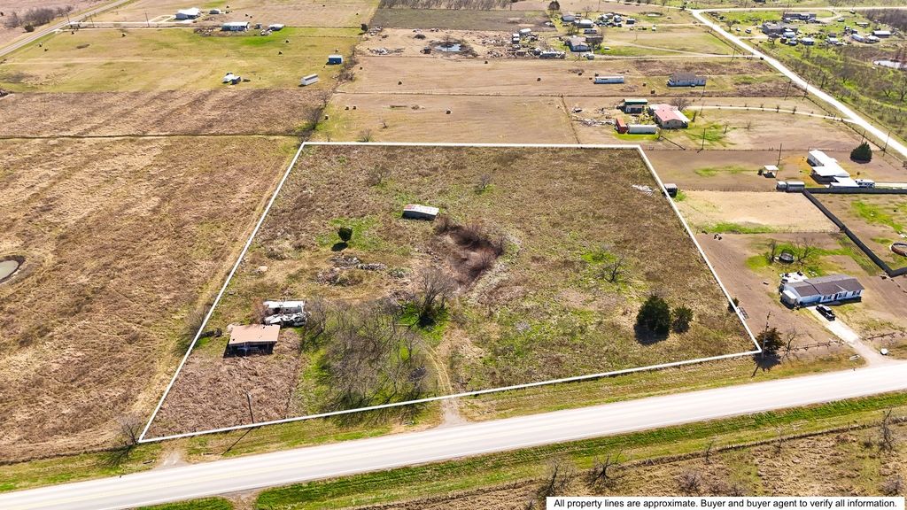 8061 Fm 744, Corsicana, TX 75110