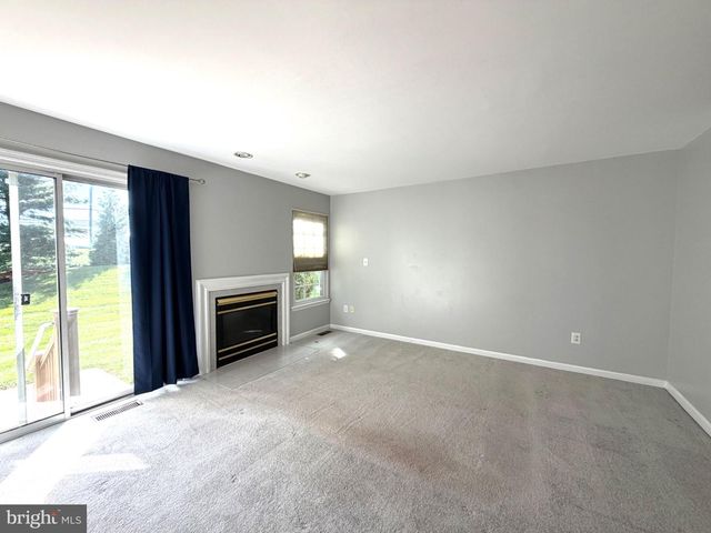 45 PALMER DR, Moorestown, NJ 08057