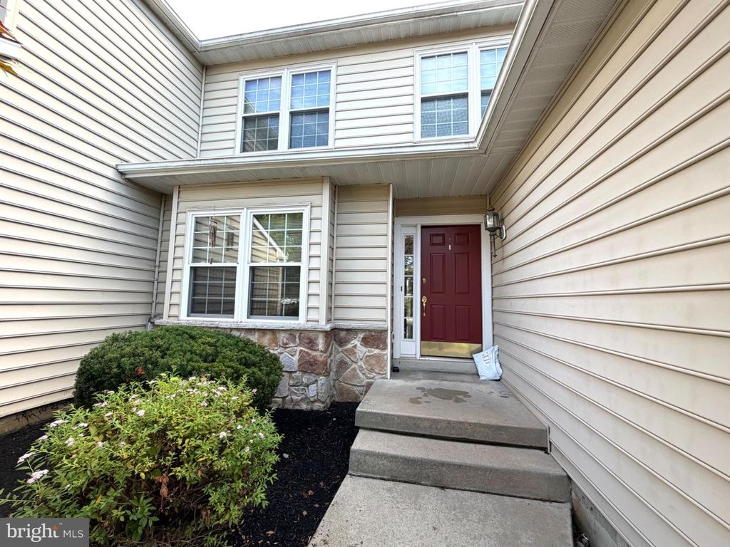 45 PALMER DR, Moorestown, NJ 08057