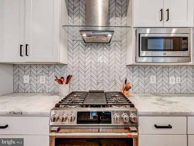 2021 E LOMBARD ST, Baltimore, MD 21231