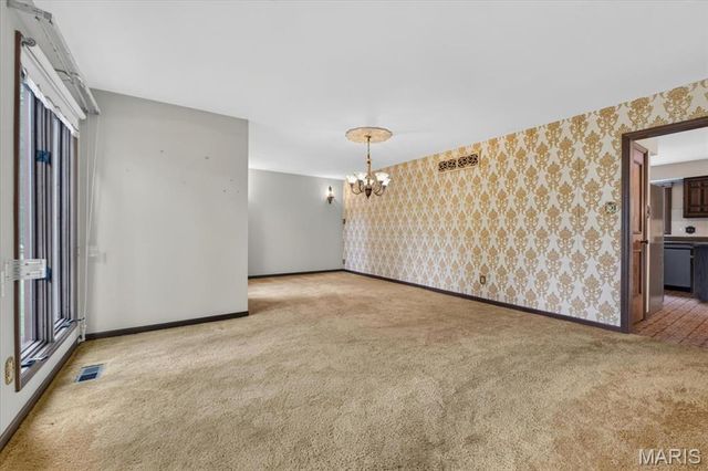 1940 Windmoor Place, Town And Country, MO 63131