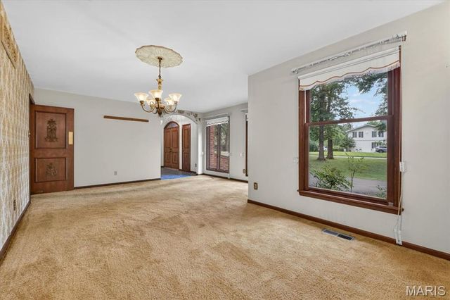 1940 Windmoor Place, Town And Country, MO 63131