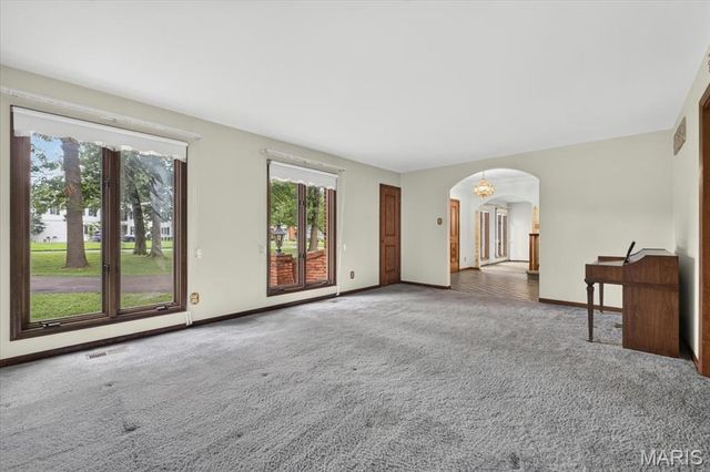 1940 Windmoor Place, Town And Country, MO 63131