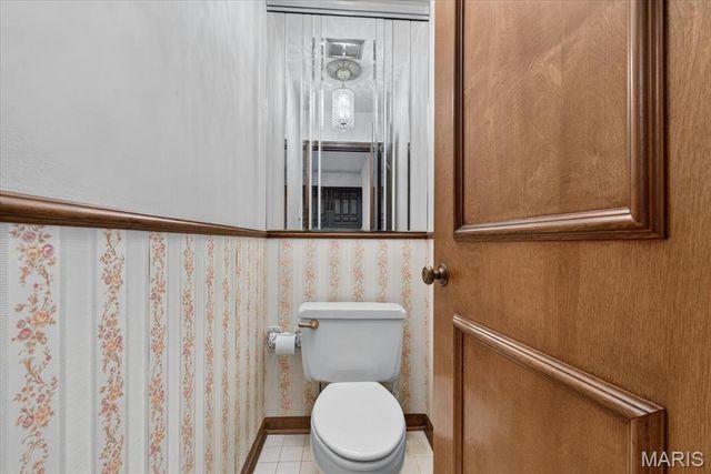 1940 Windmoor Place, Town And Country, MO 63131