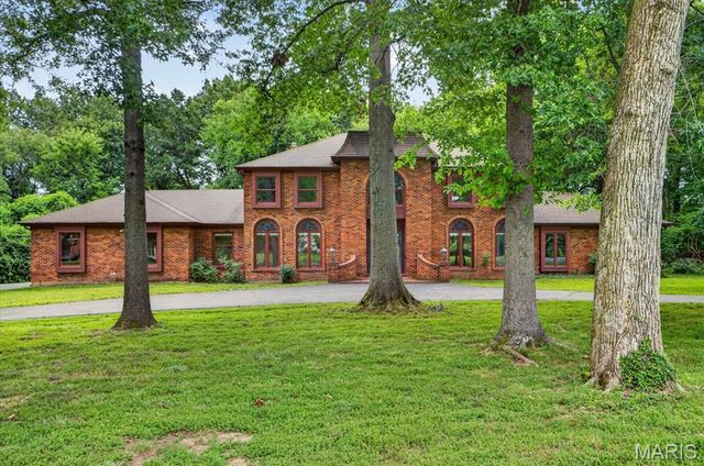 1940 Windmoor Place, Town And Country, MO 63131