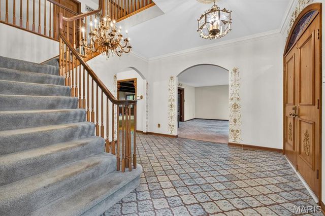 1940 Windmoor Place, Town And Country, MO 63131