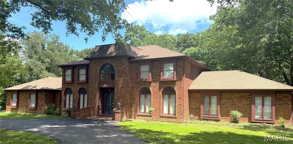 1940 Windmoor Place, Town And Country, MO 63131