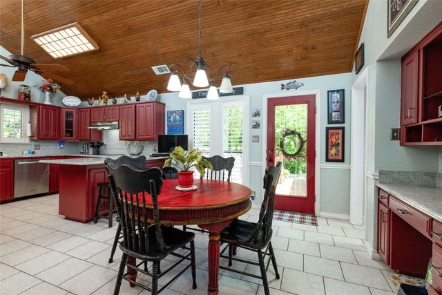 120 Creekside Drive, Double Oak, TX 75077