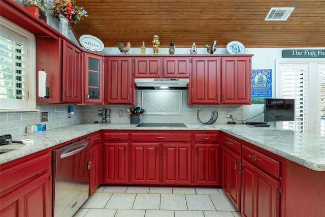 120 Creekside Drive, Double Oak, TX 75077