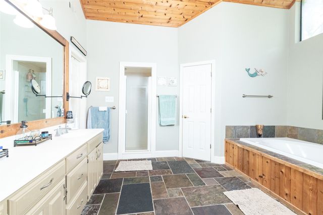 120 Creekside Drive, Double Oak, TX 75077