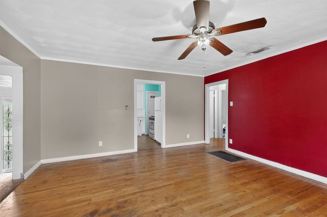 1220 Alaska Avenue, Dallas, TX 75216