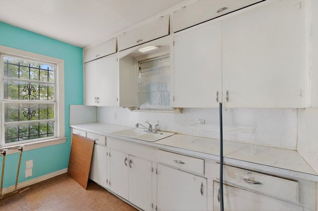 1220 Alaska Avenue, Dallas, TX 75216