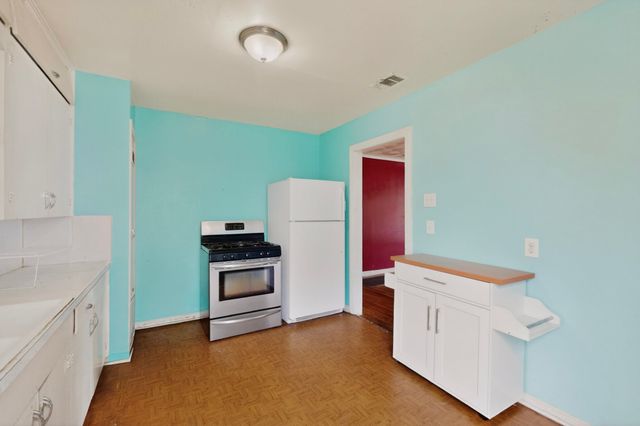 1220 Alaska Avenue, Dallas, TX 75216