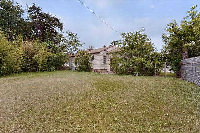 1220 Alaska Avenue, Dallas, TX 75216