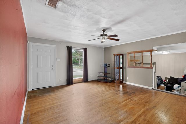 1220 Alaska Avenue, Dallas, TX 75216