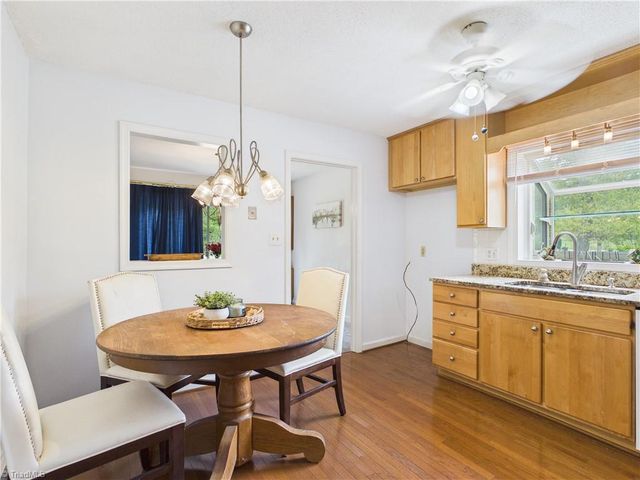 904 Fairidge Drive, Jamestown, NC 27282