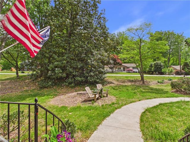904 Fairidge Drive, Jamestown, NC 27282