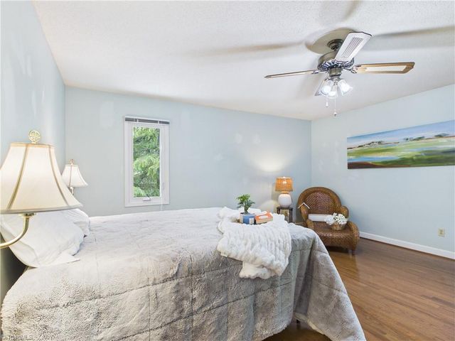 904 Fairidge Drive, Jamestown, NC 27282