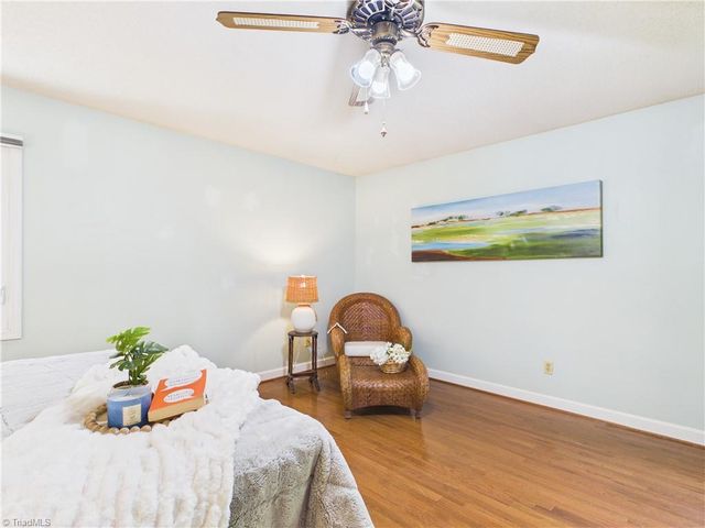 904 Fairidge Drive, Jamestown, NC 27282