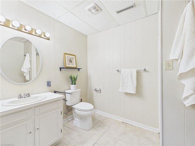 904 Fairidge Drive, Jamestown, NC 27282