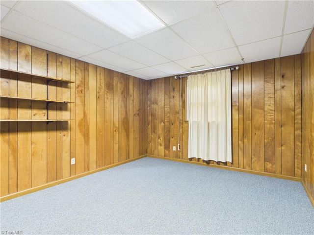 904 Fairidge Drive, Jamestown, NC 27282