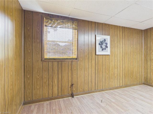 904 Fairidge Drive, Jamestown, NC 27282