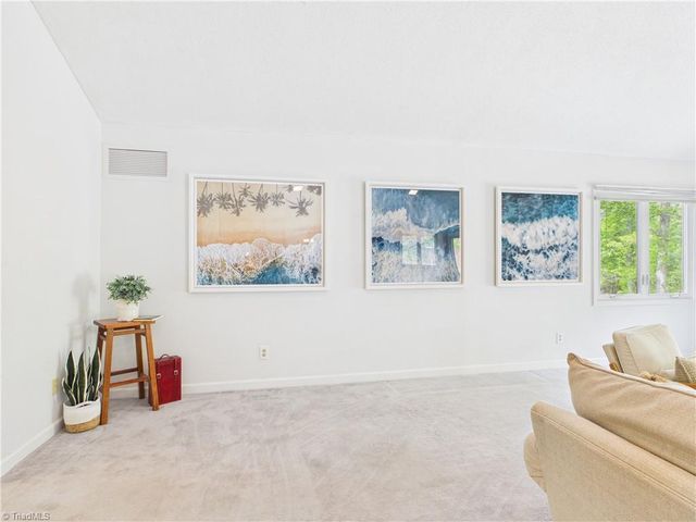 904 Fairidge Drive, Jamestown, NC 27282