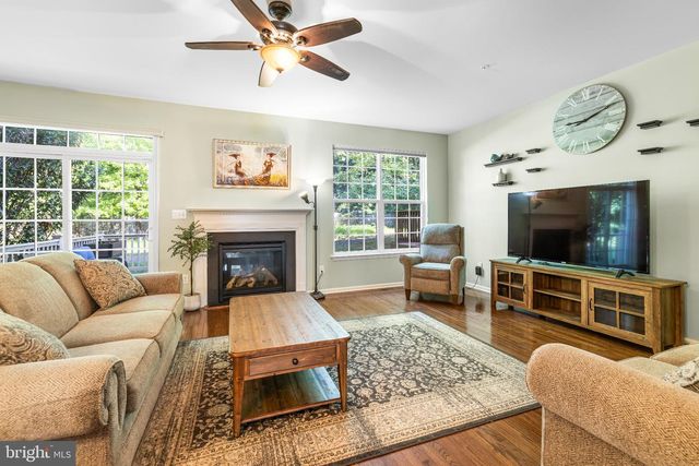8 JAMIES CT, Warminster, PA 18974