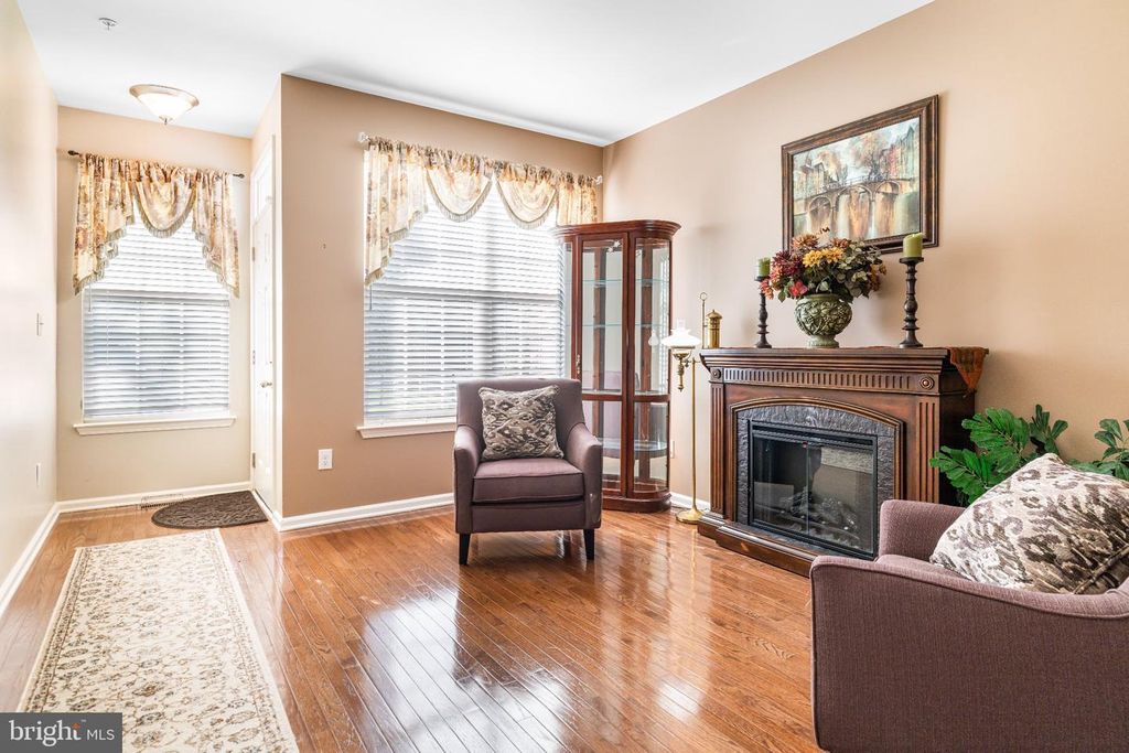 8 JAMIES CT, WARMINSTER, PA 18974 — photo 3