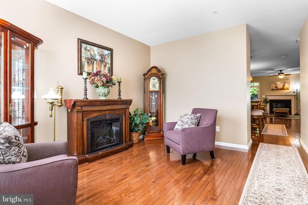 8 JAMIES CT, WARMINSTER, PA 18974 — photo 4