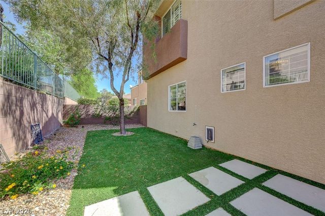 661 Chase Tree Street, Las Vegas, NV 89144