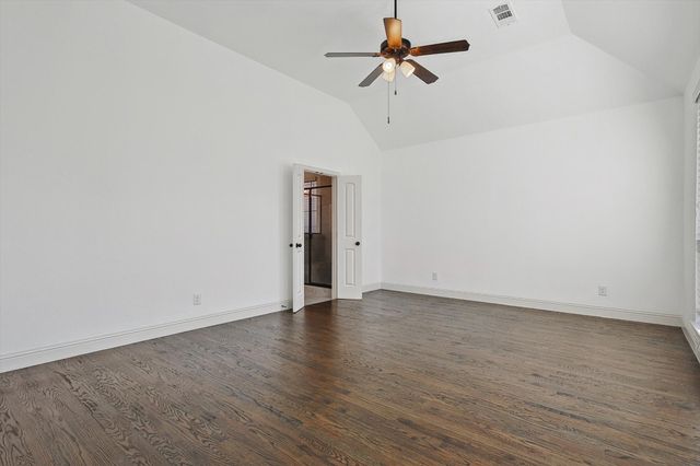 504 Warwick Boulevard, Lewisville, TX 75056