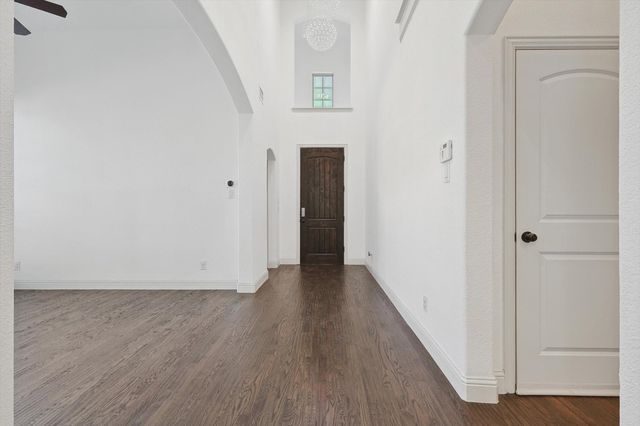 504 Warwick Boulevard, Lewisville, TX 75056