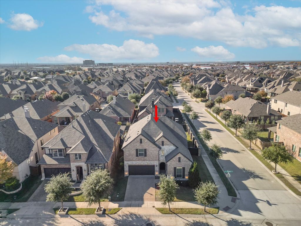 504 Warwick Boulevard, Lewisville, TX 75056