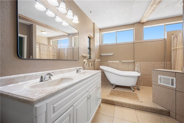 3949 County Road 4705, Aransas Pass, TX 78336