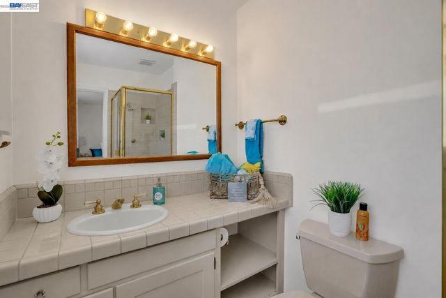 2090 Coolidge Dr, Santa Clara, CA 95051