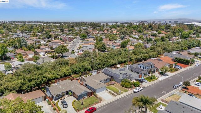 2090 Coolidge Dr, Santa Clara, CA 95051