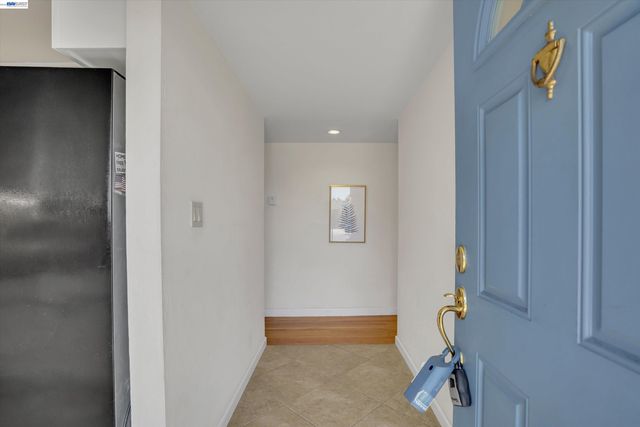 2090 Coolidge Dr, Santa Clara, CA 95051