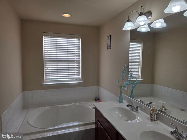 11875 SNOWDEN FARM PKWY, Clarksburg, MD 20871