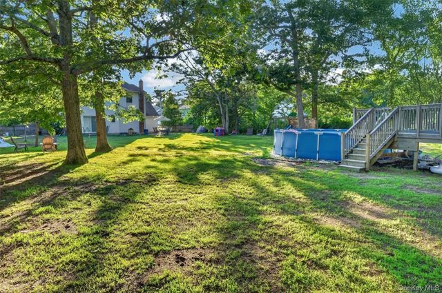 282 W End Avenue, Shirley, NY 11967