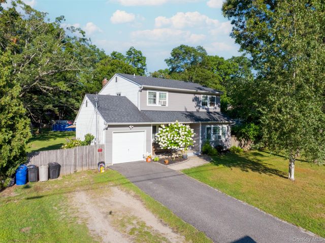 282 W End Avenue, Shirley, NY 11967