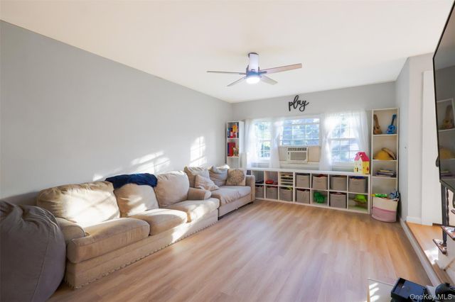 282 W End Avenue, Shirley, NY 11967