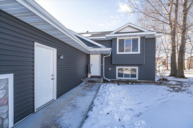 320 Bluebill Street, Baldwin, WI 54002