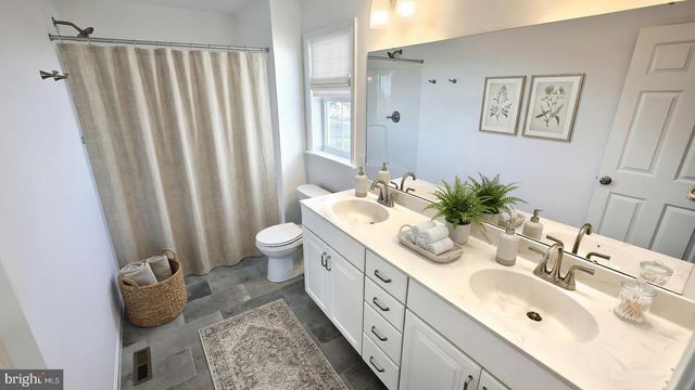 129 ALEXANDRIA DR, Annville, PA 17003