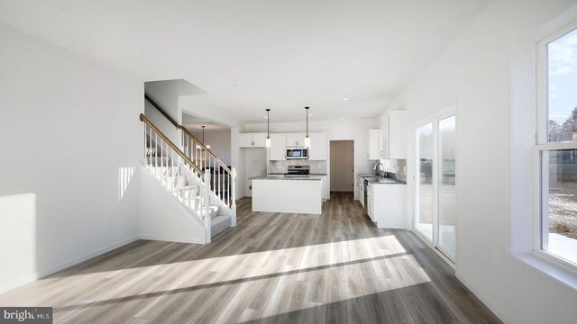 129 ALEXANDRIA DR, Annville, PA 17003