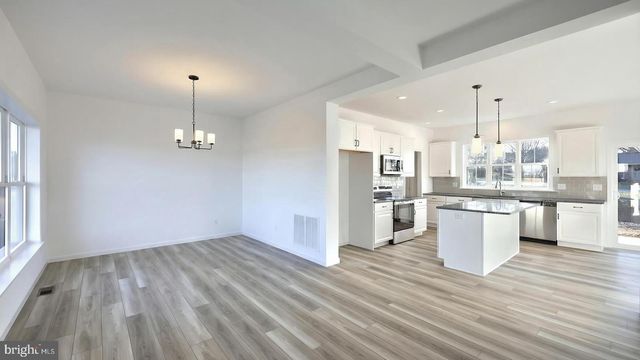 129 ALEXANDRIA DR, Annville, PA 17003