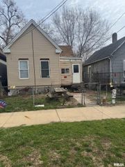 1806 S LIVINGSTON Street, Peoria, IL 61605