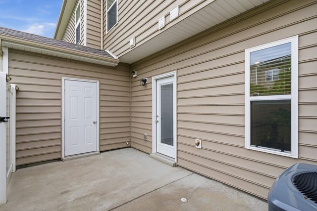 1003 Bradburn Village Dr, Antioch, TN 37013